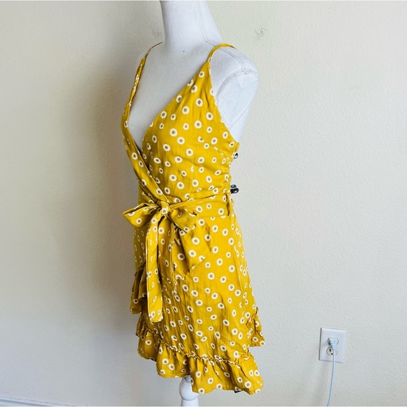 NWT Yellow Gold Floral Tweed Ruffle Surplice Waist Tie Belted Mini Dress - Picture 2 of 9